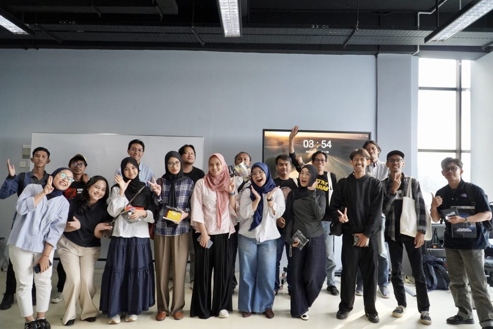 Diskusi transisi energi dan keadilan publik dalam Festival Media Selat Malaka 2026 di Batam.
