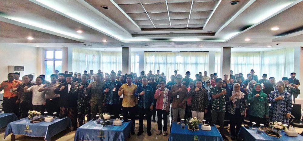 Bupati Kepulauan Anambas Aneng menghadiri penandatanganan nota kesepahaman dengan Yayasan Anambas Foundation dalam peluncuran Anambas Sustainability Forum 2027 di Kantor Bupati, Kamis (29/10/2026).