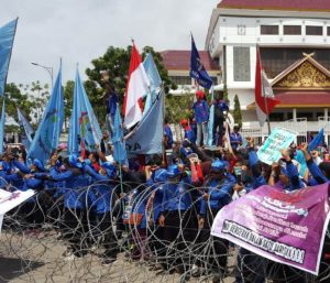 Demo buruh batam