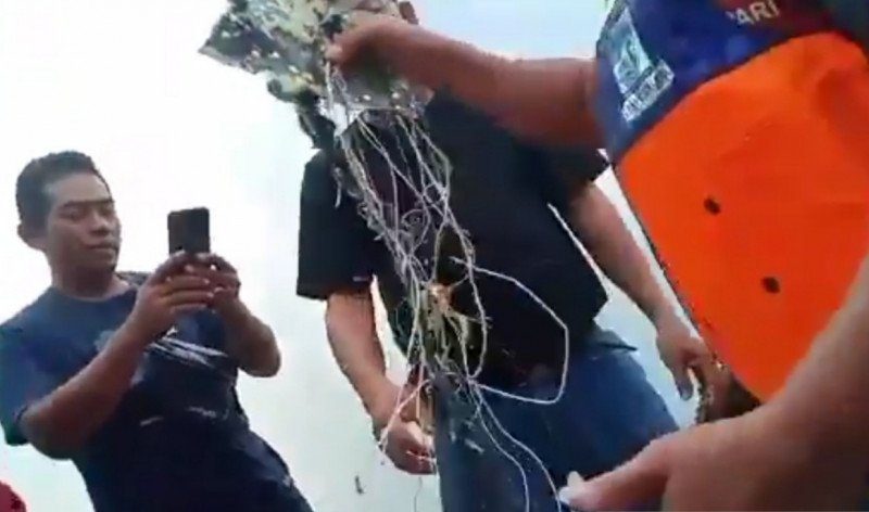 pesawat sriwijaya air jatuh