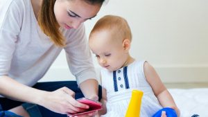 Dampak negatif gadget pada perkembangan anak