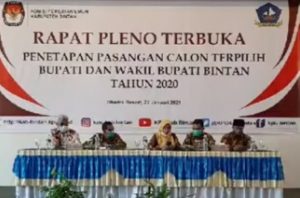 Rapat pleno terbuka penetapan Apri-Roby sebagai paslon terpilih Bupati dan Wabup Bintan