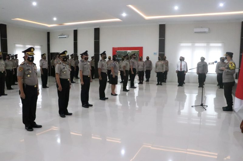 polres lingga naik pangkat