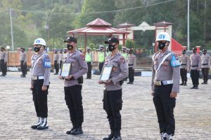 Polisi di lingga diberhentikan Polisi di lingga diberhentikan