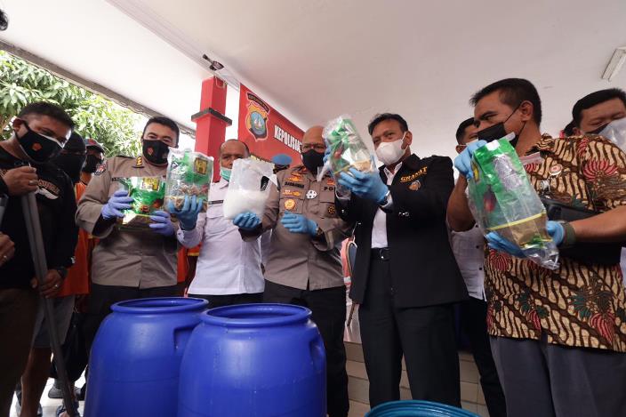 Pemusnahan sabu oleh Polda Kepri