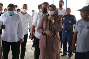 Rombongan Komisi III DPRD Kepri meninjau Pelabuhan Tanjunguban
