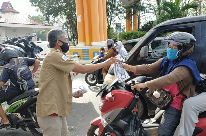SMSI dan PWI bagi-bagi masker