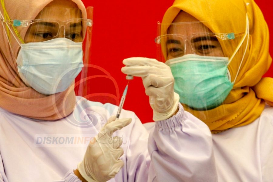 Vaksinasi Covid-19 Kepri