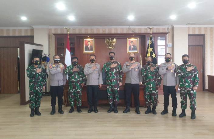 Silaturahmi Danrem 033 Wira Pratama dan Kapolda Kepri