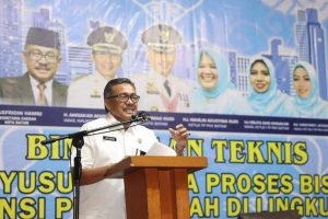 Sekretaris Daerah (Sekda) Batam, Jefridin Hamid Sekretaris Daerah (Sekda) Batam, Jefridin Hamid