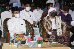 Pemerintah Kota (Pemko) Batam memperingati Isra Mikraj di halaman Masjid Agung Batam, Rabu (10/3/2021) malam.