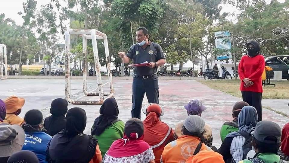 Kampanye peduli lingkungan oleh Dinas Lingkungan Hidup (DLH) Kota Batam di Dataran Engkuputri Batam, Sabtu (13/3/2021) pagi.
