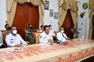Gubernur Kepri Ansar Ahmad melakukan video conference dengan Second Minister For Education & Foreign Affairs Singapura Dr. Mohammed Maliki bin Osman.