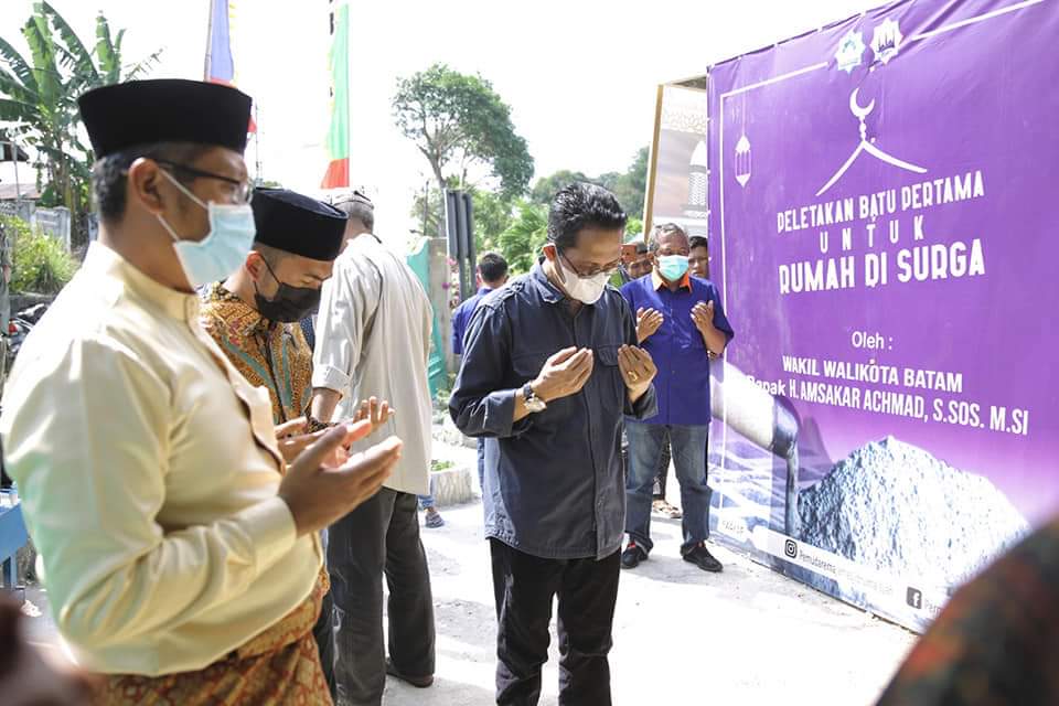 Peletakan batu pertama pembangunan Masjid Rumaisyah Belakangpadang, Sabtu (20/3/2021)