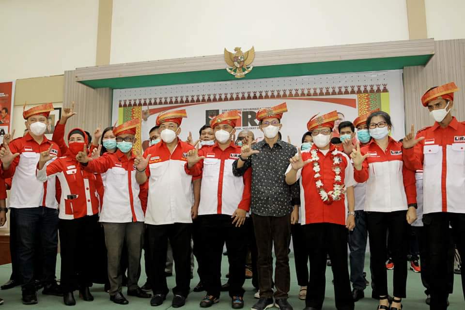 Wakil Wali Kota Batam Amsakar Achmad menghadiri pelantikan DPW LSM LIRA Provinsi Kepri di Aula Pusat Informasi Haji (PIH) Batam, Minggu (21/3/2021).