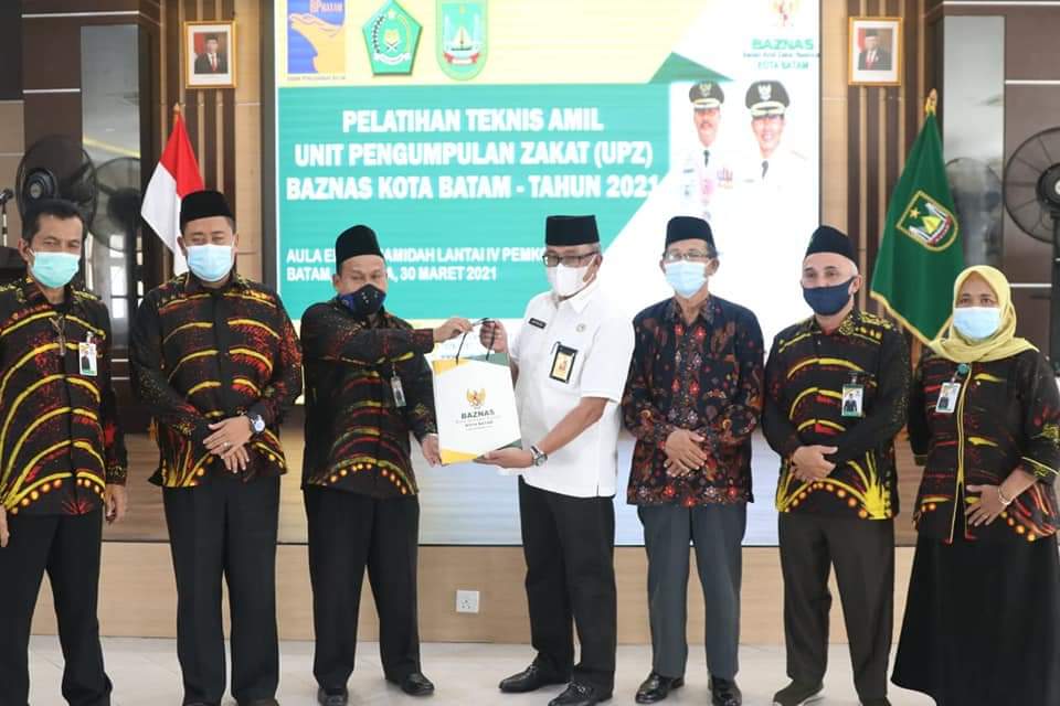 Sekretaris Daerah (Sekda) Batam, Jefridin Hamid membuka Pelatihan Teknis Amil UPZ BAZNAS Kota Batam 2021 di Kantor Wali Kota Batam, Selasa (30/3/2021).