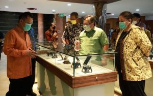 Menteri Riset dan Teknologi (Menristek) Bambang PS Brodjonegoro melakukan kunjungan kerja industri ke PT Satnusa Persada Tbk pada Sabtu, (3/4/2021).