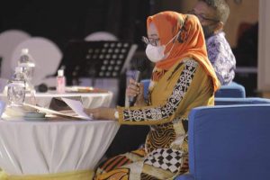 Wakil Ketua I Tim Penggerak Pemberdayaan Kesejahteraan Keluarga (TP-PKK) Kota Batam, Erlita Sari Amsakar, menjadi juri kehormatan Pemilihan Duta Wisata Encik Puan Batam 2021.