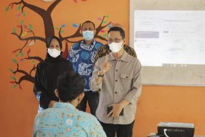 Wakil Wali Kota Batam Amsakar Achmad meninjau tiga sekolah di Kecamatan Batam Kota dan Lubukbaja, Kamis (1/4/2021) pagi.