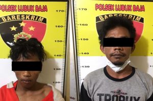 Pelaku curanmor berinisial RH (20) dan RG (35) itu dibekuk di parkiran rumah Bengkong Kolam, Kamis (8/4/2021). Pelaku curanmor berinisial RH (20) dan RG (35) itu dibekuk di parkiran rumah Bengkong Kolam, Kamis (8/4/2021).