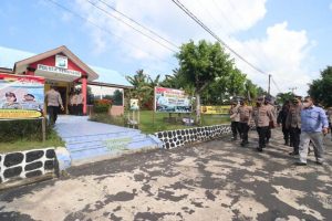 Wakapolda Kepri Brigjen Pol Darmawan melakukan kunjungan kerja dan meninjau Polsek Senayang, Lingga, Minggu (11/4/2021).