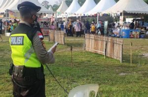 Satgas Pencegahan Covid-19 Polresta Barelang dan Polsek jajaran melaksanakan imbauan protokol kesehatan pada Pasar Tumpah, Selasa (13/4/2021). Satgas Pencegahan Covid-19 Polresta Barelang dan Polsek jajaran melaksanakan imbauan protokol kesehatan pada Pasar Tumpah, Selasa (13/4/2021).