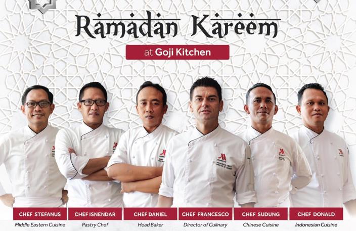 Master Chefs Batam Marriott Hotel Harbour Bay siap menyajikan hidangan berbuka puasa dengan berbagai pilihan seperti internasional, Timur Tengah, dan tradisional Indonesia.