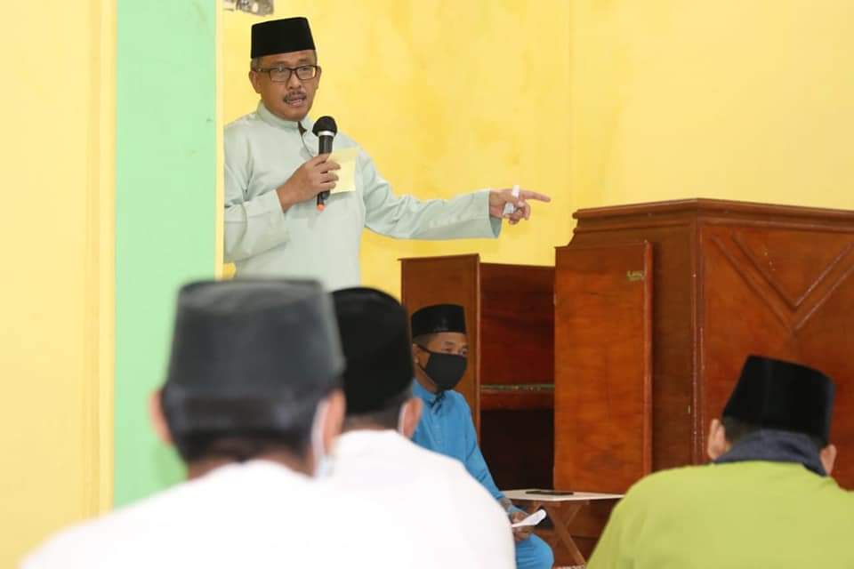 Sekretaris Daerah (Sekda) Kota Batam, Jefridin Hamid, memimpin Safari Ramadan di Kecamatan Seibeduk, Sabtu (17/4/2021).
