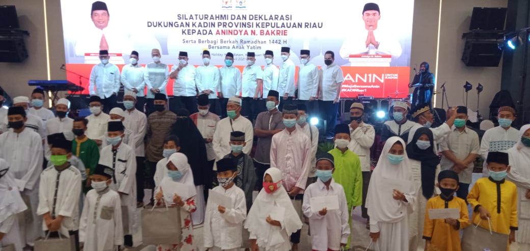 Buka puasa Kadin Kepri bersama 300 anak yatim se-Kota Batam di Planet Holiday Hotel Batam, Jumat (23/4/2021).