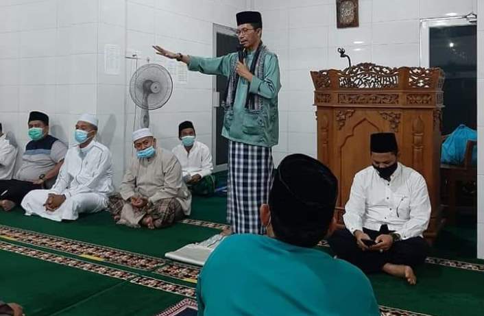 Wakil Wali Kota Batam, Amsakar Achmad, menggelar Safari Ramadan dan berbuka puasa bersama di Masjid Anshorullah, Tanjungbuntung, Bengkong, Jumat (23/4/2021).