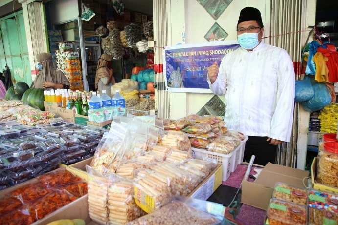 BKDI BP Batam membagikan kupon infaq dan sodaqoh dari para karyawan/ti BP Batam kepada 50 orang kaum duafa yang berdomisili di Kampung Agas, Tanjung Uma, Minggu (25/4/2021) pagi.