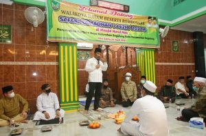 Wali Kota Batam Muhammad Rudi safari Ramadan di Masjid Nurul Haq, Perumahan Fortuna Raya. Wali Kota Batam Muhammad Rudi safari Ramadan di Masjid Nurul Haq, Perumahan Fortuna Raya.