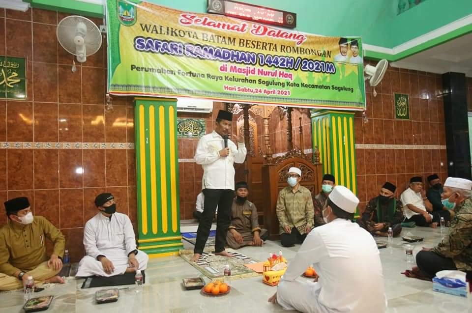Wali Kota Batam Muhammad Rudi safari Ramadan di Masjid Nurul Haq, Perumahan Fortuna Raya.