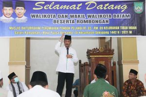 Wali Kota Batam, Muhammad Rudi, saat Safari Ramadan di wilayah Sekupang, Senin (26/4/2021) malam.