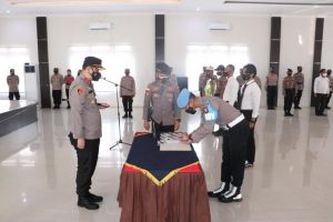 Polres Lingga Pakta Integritas Polres Lingga Pakta Integritas