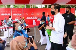 Presiden Jokowi Vaksin Batam