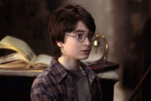 Kacamata Harry Potter Dilelang