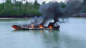 Speedboat terbakar di Lingga Speedboat terbakar di Lingga