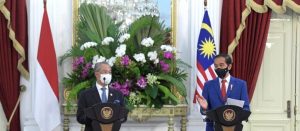 Presiden Joko Widodo (Jokowi) bersama Perdana Menteri (PM) Malaysia Tan Sri Muhyidin Yassin