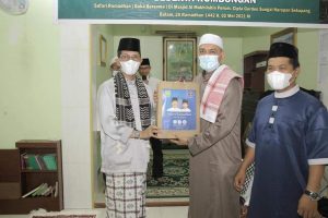 Wakil Wali Kota Batam Amsakar Achmad safari Ramadan di Sekupang, Minggu (2/5/2021). Wakil Wali Kota Batam Amsakar Achmad safari Ramadan di Sekupang, Minggu (2/5/2021).