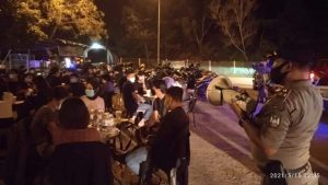 Satuan Tugas Penanganan Covid-19 Kota Batam terus mengintensifkan penegakan disiplin di sejumlah tempat aktivitas warga, Sabtu (15/5/2021) malam.