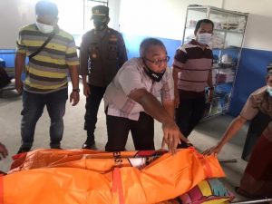 Jenazah guru honor di SMKn 5 Batam ditemukan tewas, tergantung di workshop sekolah, Sabtu (22/5/2021).