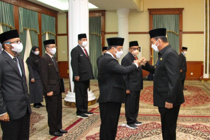 Gubernur Ansar Lantik pejabat