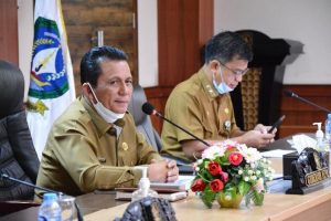 Gubernur Provinsi Kepri Ansar Ahmad memimpin rapat Koordinasi Percepatan Vaksinasi Covid 19 bagi pekerja industri di Rupatama Lt. 4 Kantor Gubernur Kepri, Dompak, Selasa (22/6/2021).