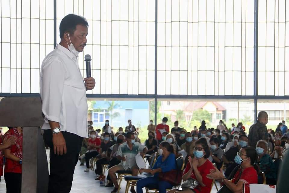 Wali Kota Batam Muhammad Rudi meninjau pelaksanaan vaksinasi, Selasa (22/6/2021).