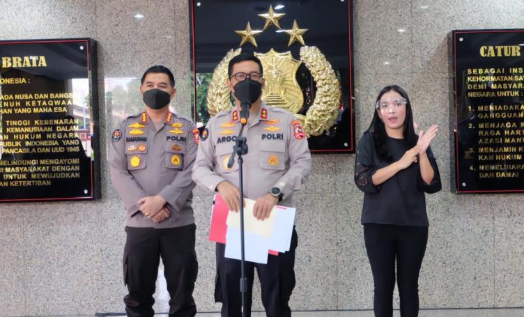 Kadiv Humas Polri Irjen Argo Yuwono saat membacakan amanat Kapolri di Gedung Rutapama, Jakarta Selatan, Jumat (2/7/2021).