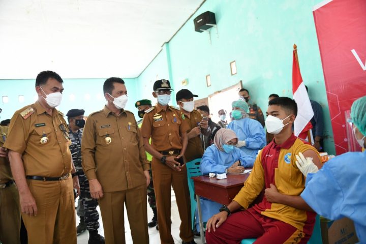 Vaksinasi di Natuna