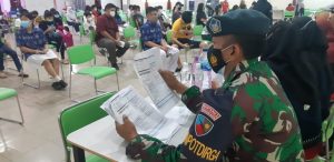 Sebanyak 667 pelajar di lima SMP swasta di Kota Batam antusias melaksanakan vaksinasi, Kamis (8/7/2021).