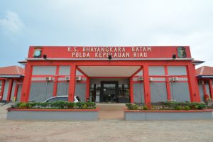 Rumah Sakit (RS) Bhayangkara Polda Kepri ditetapkan sebagai tempat rujukan laboratorium pemeriksaan Covid-19. Rumah Sakit (RS) Bhayangkara Polda Kepri ditetapkan sebagai tempat rujukan laboratorium pemeriksaan Covid-19.