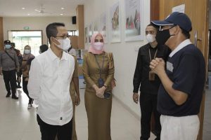 Wakil Wali Kota Batam, Amsakar Achmad, meninjau vaksinasi dosis kedua di sejumlah lokasi, Selasa (27/7/2021). Wakil Wali Kota Batam, Amsakar Achmad, meninjau vaksinasi dosis kedua di sejumlah lokasi, Selasa (27/7/2021).